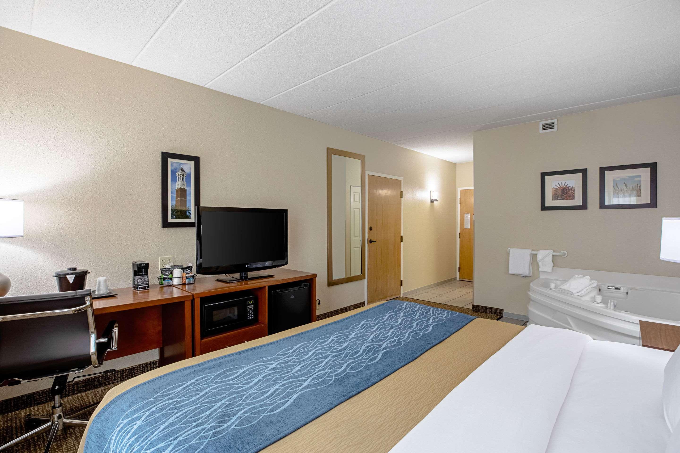 Comfort Inn Indianapolis North - Carmel Exterior photo